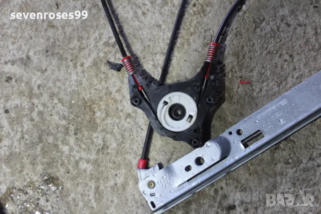 Механизъм стъкло дясно Форд Фиеста 6 2011 1.4tdci 68hp Ford Fiesta 6 2/3 врати, снимка 8 - Части - 48306285