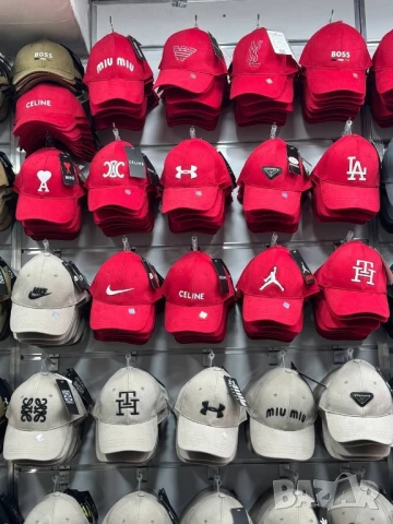 шапка с козирка celine nike karl lagerfeld hermes burberry ami amiri miu miu guess Adidas , снимка 2 - Шапки - 50592735