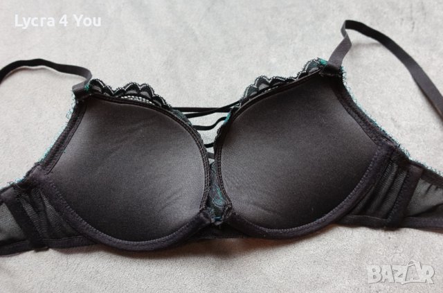 Hunkemoller 70B (UK 32B) черен сутиен с зелена дантела и огромни подплънки, снимка 3 - Бельо - 38869447