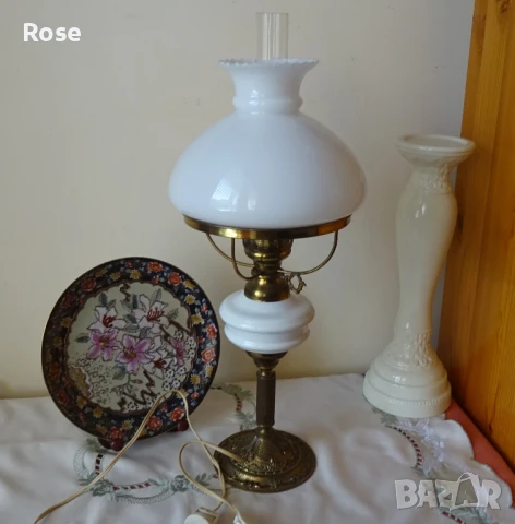 Голяма настолна лампа  в стил Рустик, метал, стъкло и порцеланова част., снимка 2 - Настолни лампи - 51184033