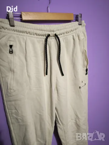 оригинално долнище Jordan 23 Engineered Fleece Pant Coconut Milk/Black, снимка 4 - Спортни дрехи, екипи - 48889038