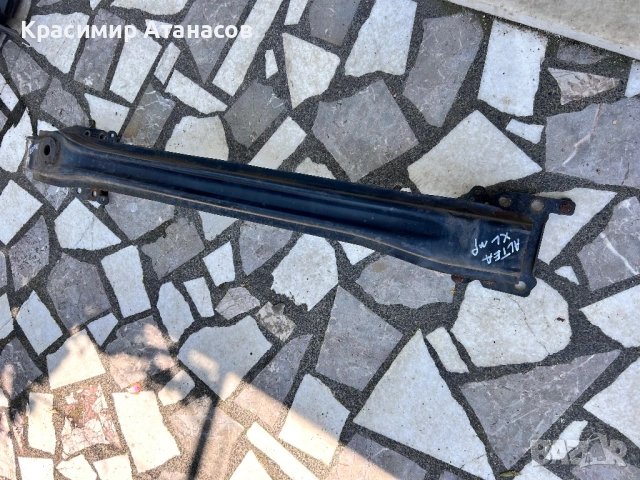 Основа предна броня Сеат Алтеа XL. 2008г