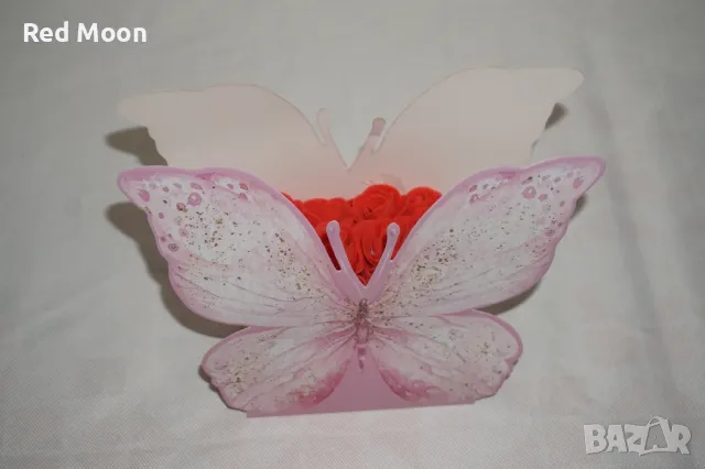 Чисто Нова Ръчно Изработена Малка Кошничка От Рози