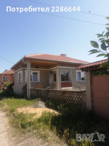 Продавам къща в с. Червена вода