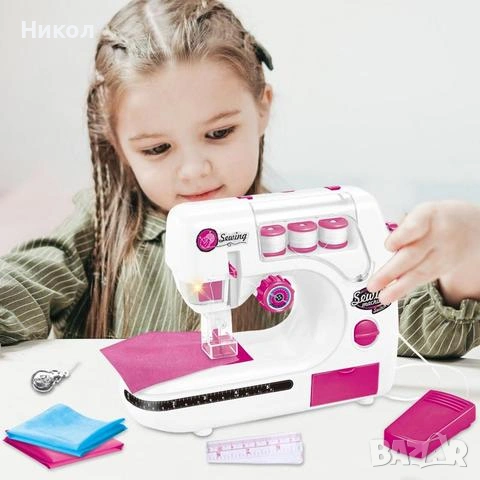 Детска шевна машина с аксесоари и реалистични функции 
