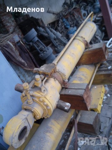 Хидравлични цилиндри ф 200 мм