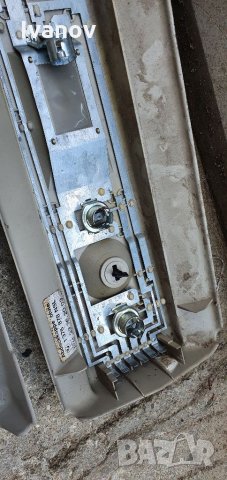 Платка  фасунги за стоп ляв десен платки за крушки стопове двоен стоп bmw e30 капак за стоп бмв е30 , снимка 10 - Части - 33441212