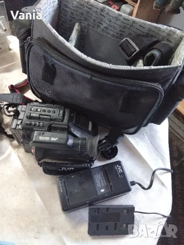 Видеокамера JVC, снимка 6 - Камери - 49397991