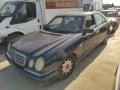 Мерцедес 2.9тд Mercedes 2.9td на части, снимка 1 - Автомобили и джипове - 37066020