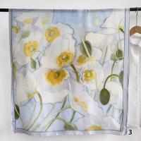 Пролетен шал с деликатен флорален принт, снимка 3 - Шалове - 44909352