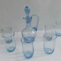  каничка и чаши цветно синьо стъкло , снимка 2 - Антикварни и старинни предмети - 19026576