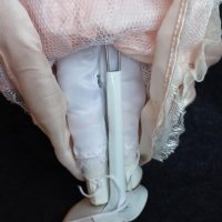 Ретро  порцеланова кукла на стойка ,винтидж 30см, снимка 7 - Антикварни и старинни предмети - 43119948
