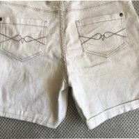 Бели къси дънкови панталони, снимка 15 - Къси панталони и бермуди - 37131370