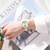 Дамски часовник Curren Luxury Wrist Watch, Бял/Златист, снимка 3 - Дамски - 44042254