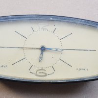 Часовник будилник Слава, снимка 2 - Антикварни и старинни предмети - 38442635