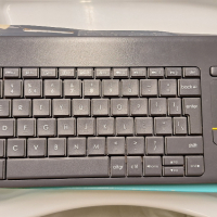 Безжична Клавиатура Logitech K400 Plus с Touchpad, снимка 1 - Клавиатури и мишки - 44900372