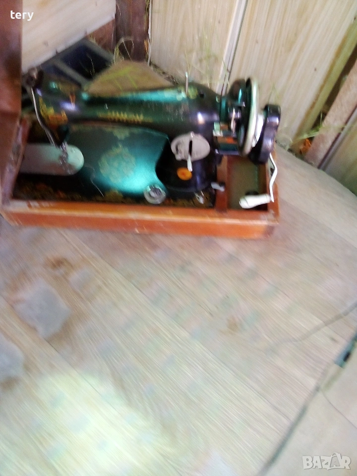 Продавам стара шевна машина руска Варна Център , снимка 1