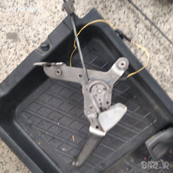 Ръчна спирачка,механизъм,жило Волво В70, снимка 1