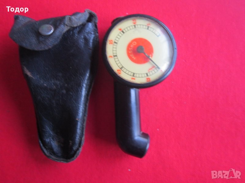 Уникален бакелитов манометър за гуми на Порше , снимка 1