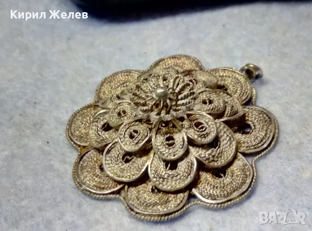 СТАРИНЕН ФИЛИГРАНЕН СРЕБЪРЕН МЕДАЛЬОН ЦВЕТЕ СРЕБРО ВИСОКА ПРОБА с ВЪРТЯЩИ се ФЛОРАЛНИ ЕЛЕМЕНТИ 25292, снимка 11 - Антикварни и старинни предмети - 49886635