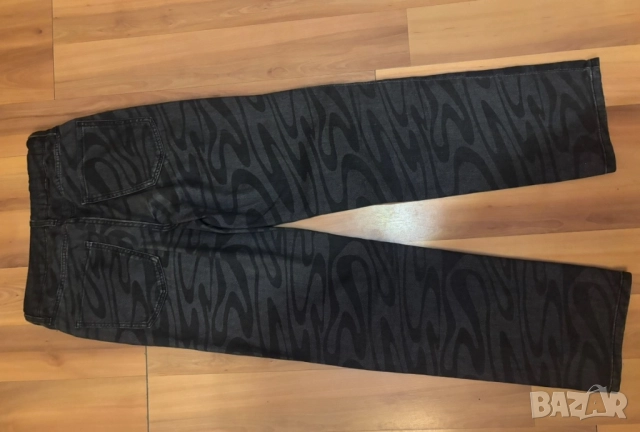 Сив панталон с тъмно сива шарка от H&M, снимка 3 - Детски панталони и дънки - 52281680