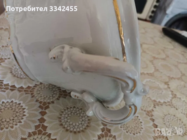 Стар порцеланов супник