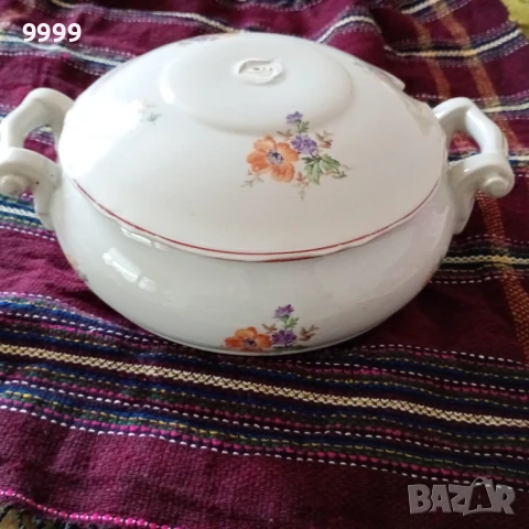 Порцеланов супник 