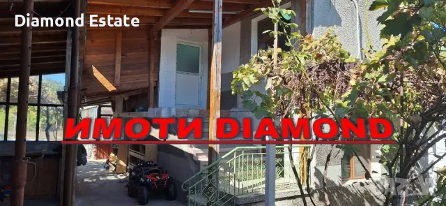 Двуетажна къща в село Конуш, общ. Първомай