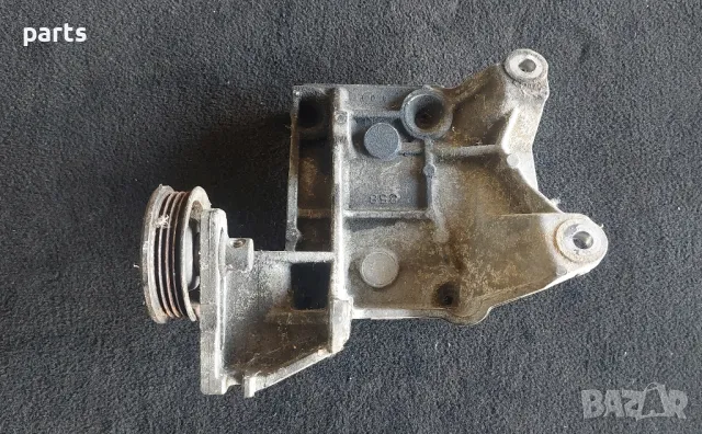 Лапа - Стойка Генератор Лексус IS200 , снимка 2 - Части - 49122719