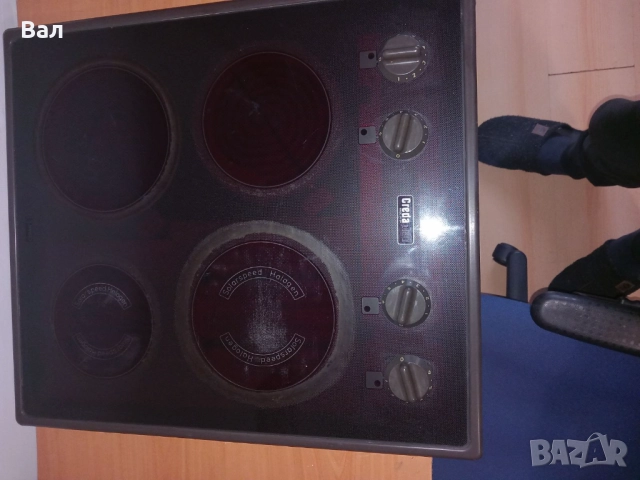 Керамичен плот Creda 42257 с 4 зони, използван