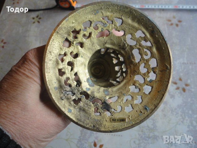 Невероятен ажурен бронзов свещник , снимка 4 - Декорация за дома - 43525326