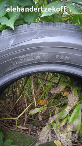 Гума гуми Dunlop зимни 205/60/16 92Н, снимка 4 - Гуми и джанти - 38140479