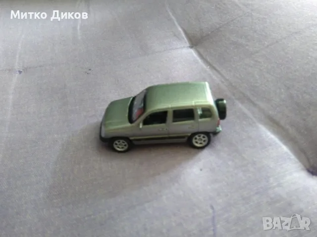 Колекционерска количка WELLY 2003 CHEVROLET NIVA  1:34