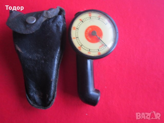 Уникален бакелитов манометър за гуми на Порше 