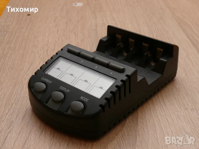 Зарядно за батерии  LaCrosse BC-700- за ЧАСТИ, снимка 3 - Батерии, зарядни - 47755169