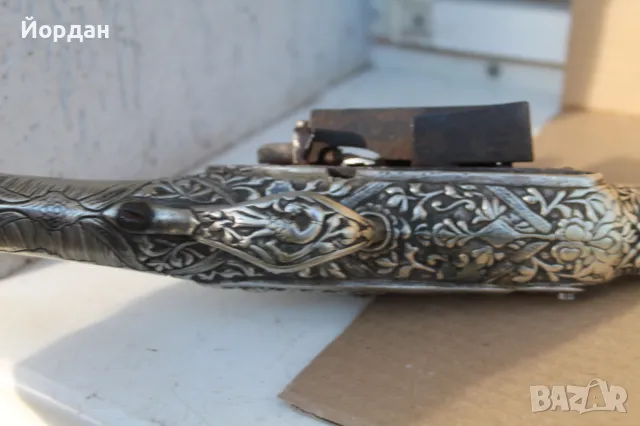 Кремъчен пистолет със сребърен обков, снимка 9 - Други ценни предмети - 47634044