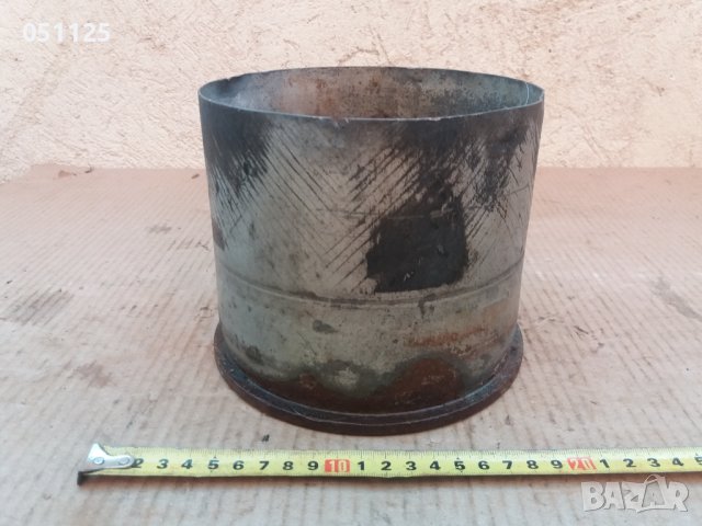 масивна метална гилза от танк, подходяща за саксия и др. 