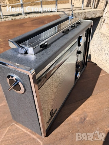 радио приемник .Grundig satellit 5000, снимка 2 - Радиокасетофони, транзистори - 53246199