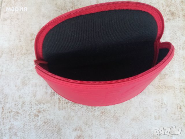 Оригинален калъф за слънчеви очила Emporio Armani, снимка 3 - Слънчеви и диоптрични очила - 33473800