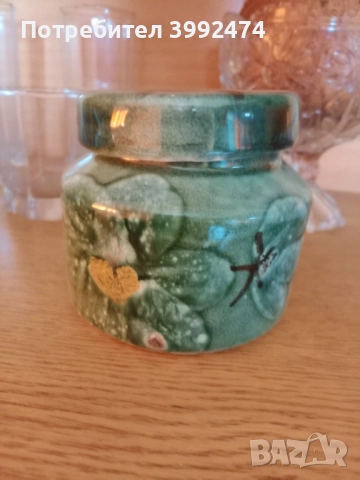 Много красива захарница