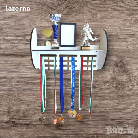 Дървена закачалка за медали с рафт и рамка за снимка – футболна тема, снимка 2 - Декорация за дома - 52272822