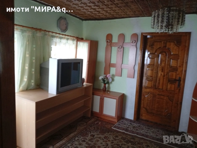 Двуетажна къща разположена в с.Динево,обл.Хасково, снимка 4 - Къщи - 53451083