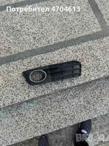 Лява предна решетка на халогена на предна броня на Ауди Audi A4 B8 само за 20Eur. 8K0807681A