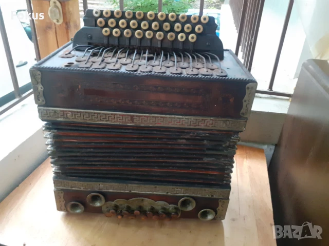 Стар диатоничен акордеон антика дърво кожа седеф каталин, снимка 9 - Антикварни и старинни предмети - 51160090