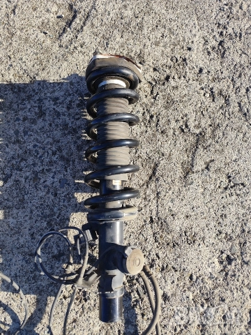 Амортисьори за Infinity fx30 -Qx70-, снимка 4 - Части - 52668655