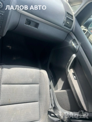 Volkswagen Touran 2.0TDI 140hp DSG 2005г. na chasti Фолксваген Туран на части, снимка 8 - Автомобили и джипове - 53042025