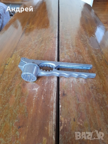 Стара преса за чесън,орехотрошачка