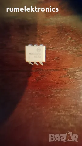 MOC3010, снимка 1 - Друга електроника - 48451100