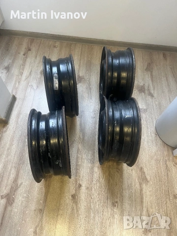 Железни джанти с тасове 15 4/100 тойота, снимка 4 - Гуми и джанти - 53494317