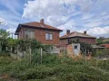 Продавам къща на два eтажа с гараж в с.Тенево, снимка 8